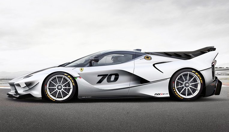 FERRARI FXX K Evo (2018), whitemetallic/black