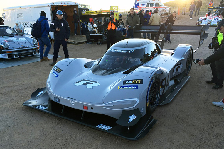 volkswagen id r sets new overall pikes peak record