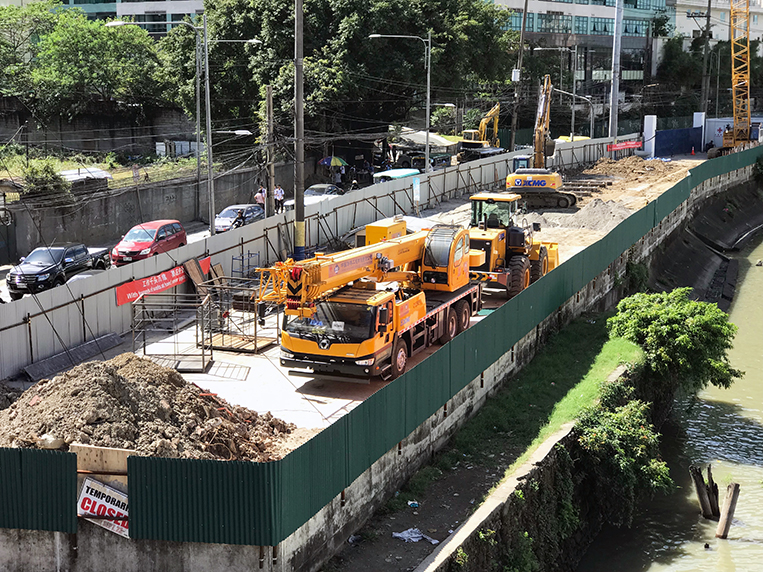 Why the Rockwell Bridge (still) should not be closed | VISOR.PH