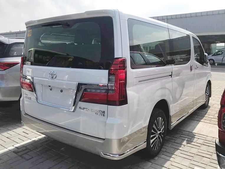 toyota premium van