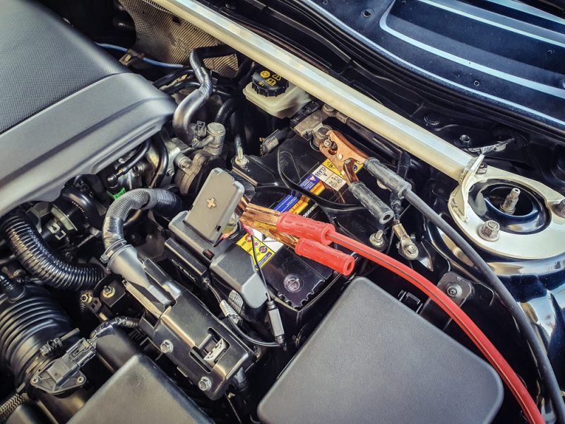 How do I properly use jumper cables when my car’s battery dies? VISOR.PH