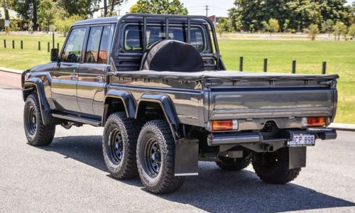 Do You Fancy This Toyota Land Cruiser With Six-wheel Drive? 