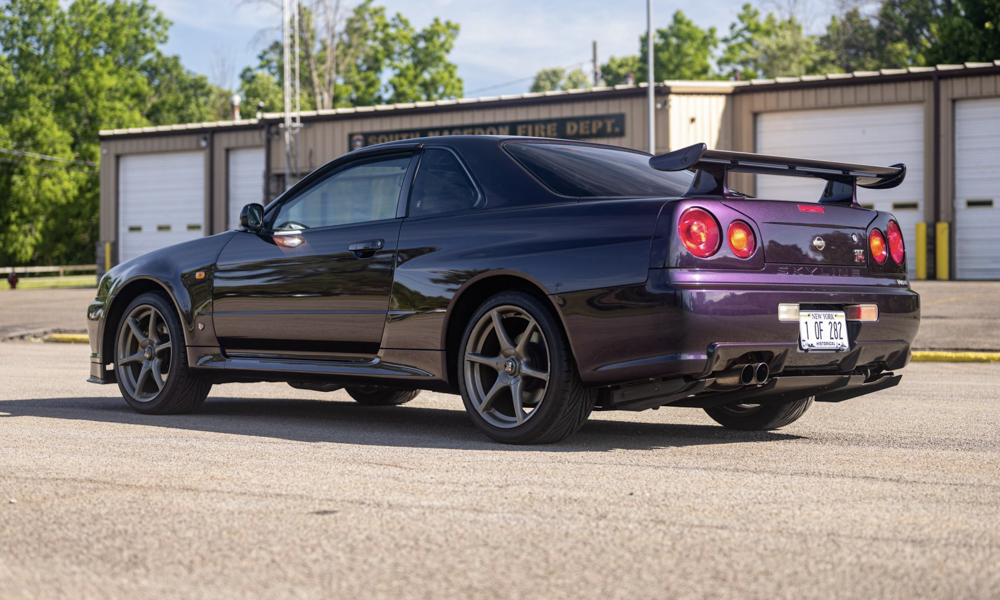 Here S Your Chance To Bid On A Very Purple Nissan Skyline Gt R Visor Ph