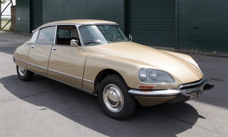 This electric Citroen DS has working hydropneumatic suspension | VISOR.PH