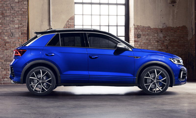 The Volkswagen T-Roc R shows that small crossovers can be hot, too ...