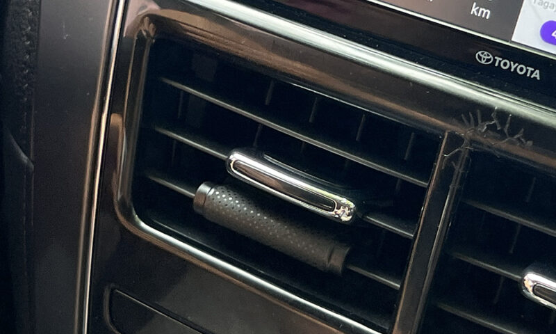 Little Trees vent wraps discreetly make your car smell fresh | VISOR