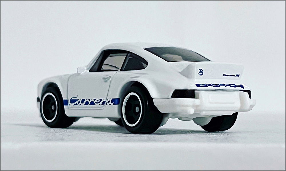 Hot Wheels Porsche 911 GT3 RS White HW Exotics Miniature