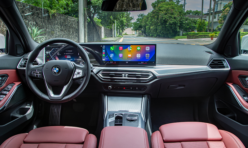 BMW 318i Touring A Stately Estate VISOR