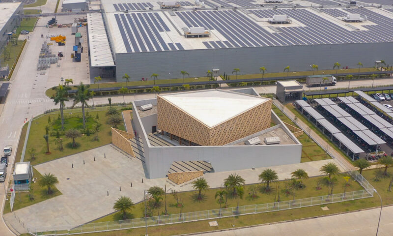 Touring the Hyundai manufacturing plant in Indonesia VISOR