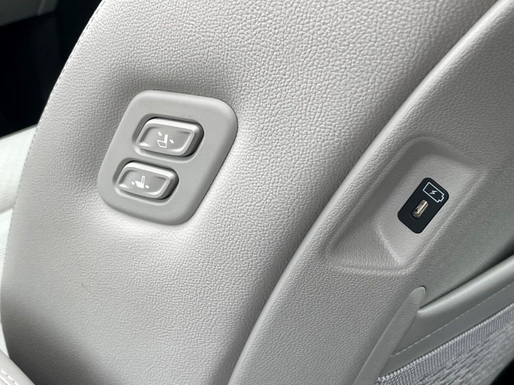 Kia Sorento seat charger