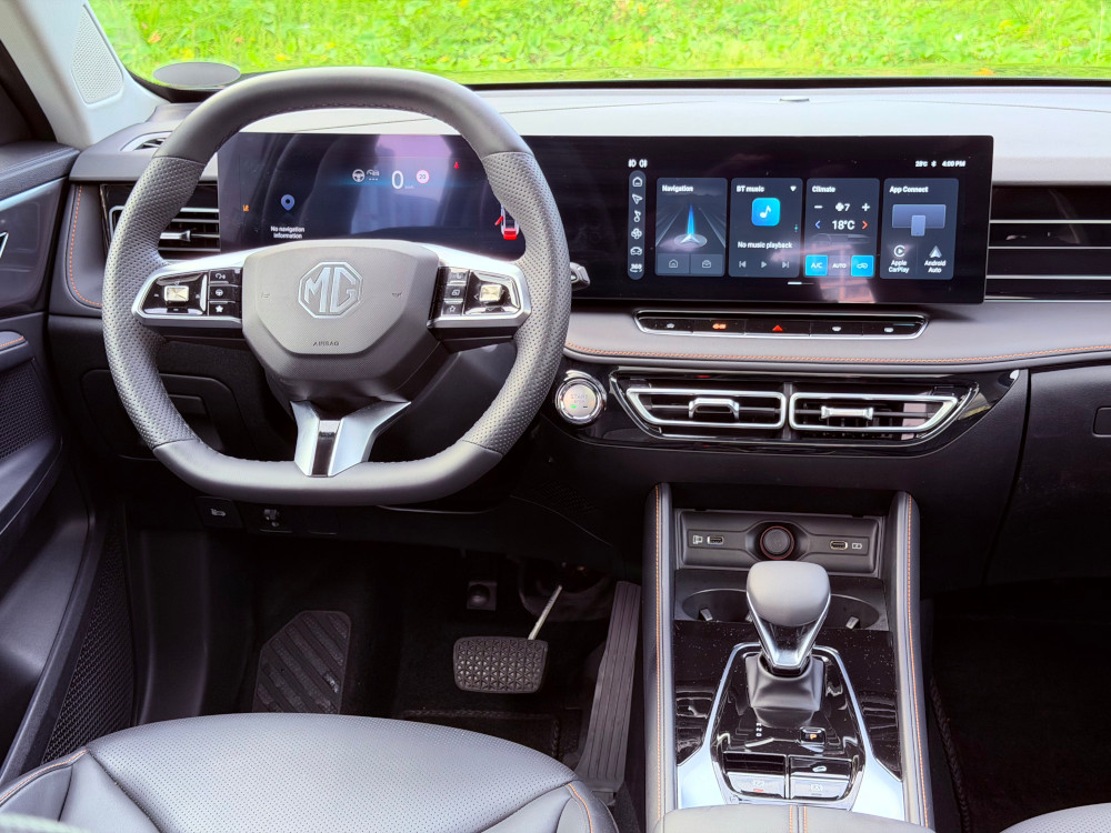 MG HS Hybrid+ interior Philippines